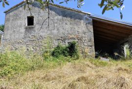 Istra, Buzet - starina s građevinskim zemljištem, Buzet, Дом