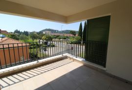 Labin, centar - 2S+DB s terasom, 61 m2, Labin, Appartement