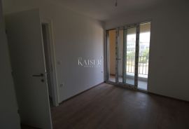 Labin, centar - 2S+DB s terasom, 61 m2, Labin, Appartement