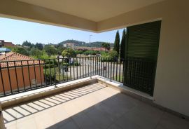 Labin, centar - 2S+DB s terasom,  62 m2, Labin, Flat