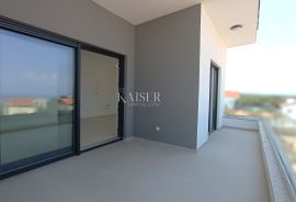 Malinska, Otok Krk- stan 107m2 s pogledom na more, Malinska-Dubašnica, Appartamento