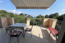 Opatija, Veprinac - Kuća sa dva stana i pogledom na more 400 m2, Opatija - Okolica, Haus