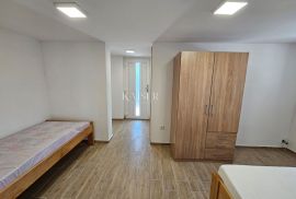 Otok Krk - dvoetažni apartman 140m2 u adaptiranoj kamenoj kući, Krk, Stan