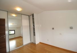 LOVRAN - atraktivan dvoetažni stan 200 m od mora, Lovran, Appartement