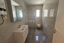 Otok Krk, Malinska - apartman 78m2, 100m do mora, Malinska-Dubašnica, Stan