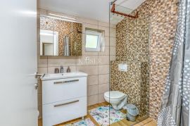 Tinjan - dvije dvojne kuće s bazenom, 170 m2, Tinjan, Casa