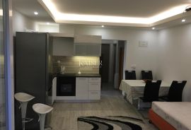 Veprinac - kuća s više stambenih jedinica, 240 m2, Opatija - Okolica, Ev