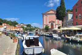 Veli Lošinj - kuća na mirnoj lokaciji, Mali Lošinj, Ev