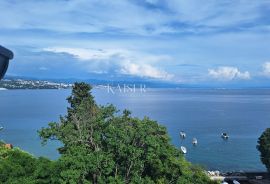 Opatija, centar, stan na III katu s terasom i pogledom na more, Opatija, Appartement