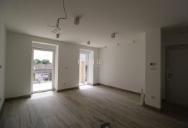 Turnić, Rijeka - moderan dvosoban stan s prostranom terasom 64 m2, Rijeka, Apartamento