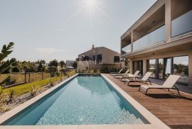 Istra, Tar-Vabriga, vila s bazenom 800m od mora, Poreč, Famiglia