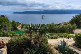 Rabac - kuća s više stambenih jedinica i panoramskim pogledom na more, 368 m2, Labin, Casa