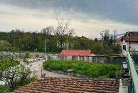 Matulji, Rukavac - kuća s dvije stambene jedinice na prostranoj okućnici, Matulji, Haus