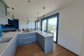 Opatijska riviera,dvoetažni stan s velikom terasom i otvorenim pogledom prema moru, Opatija - Okolica, Appartment