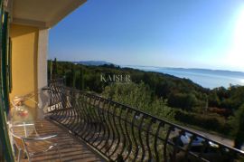 Rabac - apartmanska kuća s bazenom, 500 m2, Labin, House