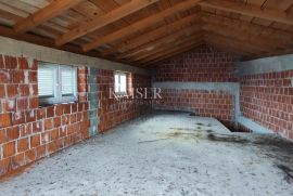 Brseč - kuća s dva dvoetažna stana, 160 m2, Mošćenička Draga, Casa