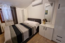 Crikvenica, Selce - dvije etaže sa 4 apartmana, Crikvenica, Appartement