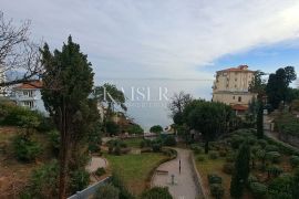 Opatija, dvoetažni stan prvi red do mora, Opatija, Appartement