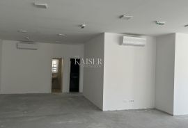 Opatija, Matulji - Poslovni prostor na 1. katu od 190 m2, Matulji, Gewerbeimmobilie