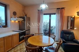 Opatija, predivna lokacija stana s terasom i pogledom na Lungo mare, Rijeku s otocima, Opatija, Appartment