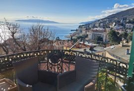 Opatija, centar trosobni komforni stan u austrougarskoj vili s pogledom na obalu i more, Opatija, Appartamento