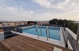 Zadar - luksuzni penthouse 110m2 + krovna terasa 80m2, Zadar, شقة