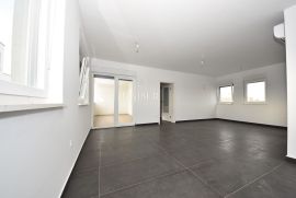 Zadar - luksuzni penthouse 110m2 + krovna terasa 80m2, Zadar, شقة