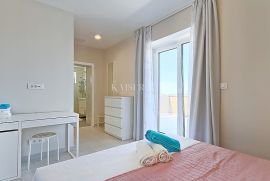 Labin - moderna kuća s bazenom, 180 m2, Labin, بيت