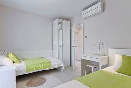 Labin - moderna kuća s bazenom, 180 m2, Labin, بيت