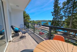 Mali Lošinj - predivna kuća 240m2, 70m do mora, Mali Lošinj, Haus