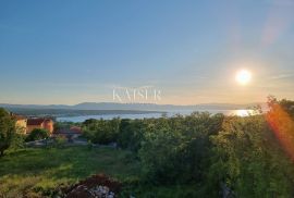 Otok Krk, Malinska - kuća 97m2 sa bazenom, Malinska-Dubašnica, House