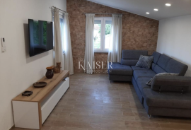 Istra, Labin - kuća 500m od mora, 270 m2, Labin, Дом