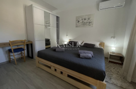 Istra, Labin - kuća 500m od mora, 270 m2, Labin, Дом