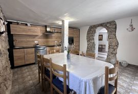 Otok Krk, Dobrinj - samostojeća kuća, 86 m2, Dobrinj, Σπίτι