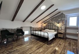 Otok Krk, Dobrinj - adaptirana starina, 140 m2, Dobrinj, Casa