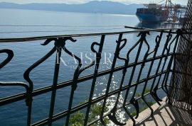 Rijeka, Pećine - Stan prvi red do mora + apartman u suterenu 135 m2, Rijeka, Kвартира