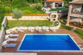 Istra - Villa s bazenom i okućnicom 1000 m2, Tinjan, Дом