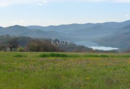 Istra, Motovun-građevinsko zemljište s pogledom na jezero Butoniga, Motovun, Zemljište