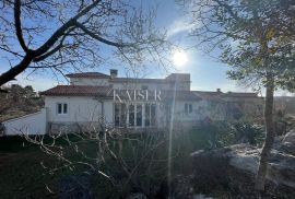 Krk, Gostinjac - Kuća sa 5 apartmana - ODLIČNA INVESTICIJA, Dobrinj, Casa