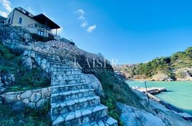 Vrbnik – Kuća s neponovljivom pozicijom i pogledom, Vrbnik, House