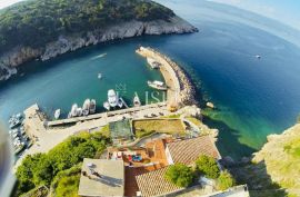 Vrbnik – Kuća s neponovljivom pozicijom i pogledom, Vrbnik, House