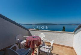 Crikvenica - kuća sa osam apartmana i bazenom, Crikvenica, House