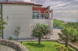 Rijeka, Martinkovac – Luksuzna moderna obiteljska vila s bazenom i pogledom na more, Rijeka, House