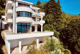 Opatija – Nezavršen stan 1S+DB se zasebnim apartmanom i fantastičnim pogledom, Opatija, Apartamento