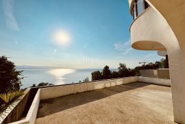 Opatija – Nezavršen stan 1S+DB se zasebnim apartmanom i fantastičnim pogledom, Opatija, Apartamento