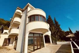 Opatija – Nezavršen stan 1S+DB se zasebnim apartmanom i fantastičnim pogledom, Opatija, Stan