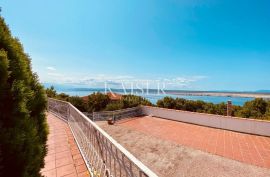 Jadranovo - Villa sa 11 apartmana, Crikvenica, بيت