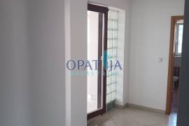 Opatija-Ičići, prekrasan 3 sobni stan za radnike 200 €, Opatija - Okolica, Διαμέρισμα