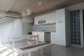 Opatija-Ičići, prekrasan 3 sobni stan za radnike 200 €, Opatija - Okolica, Flat