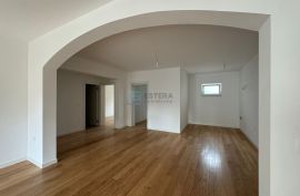 Stan PRODAJA Zadar, Novi Bokanjac, 152 m2, 3s, garaža, priz., višeetažni, Zadar, Famiglia